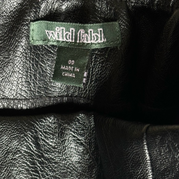 BLACK PLEATHER SLIT LEG MINI SKIRT SIZE 00 - Picture 4 of 4